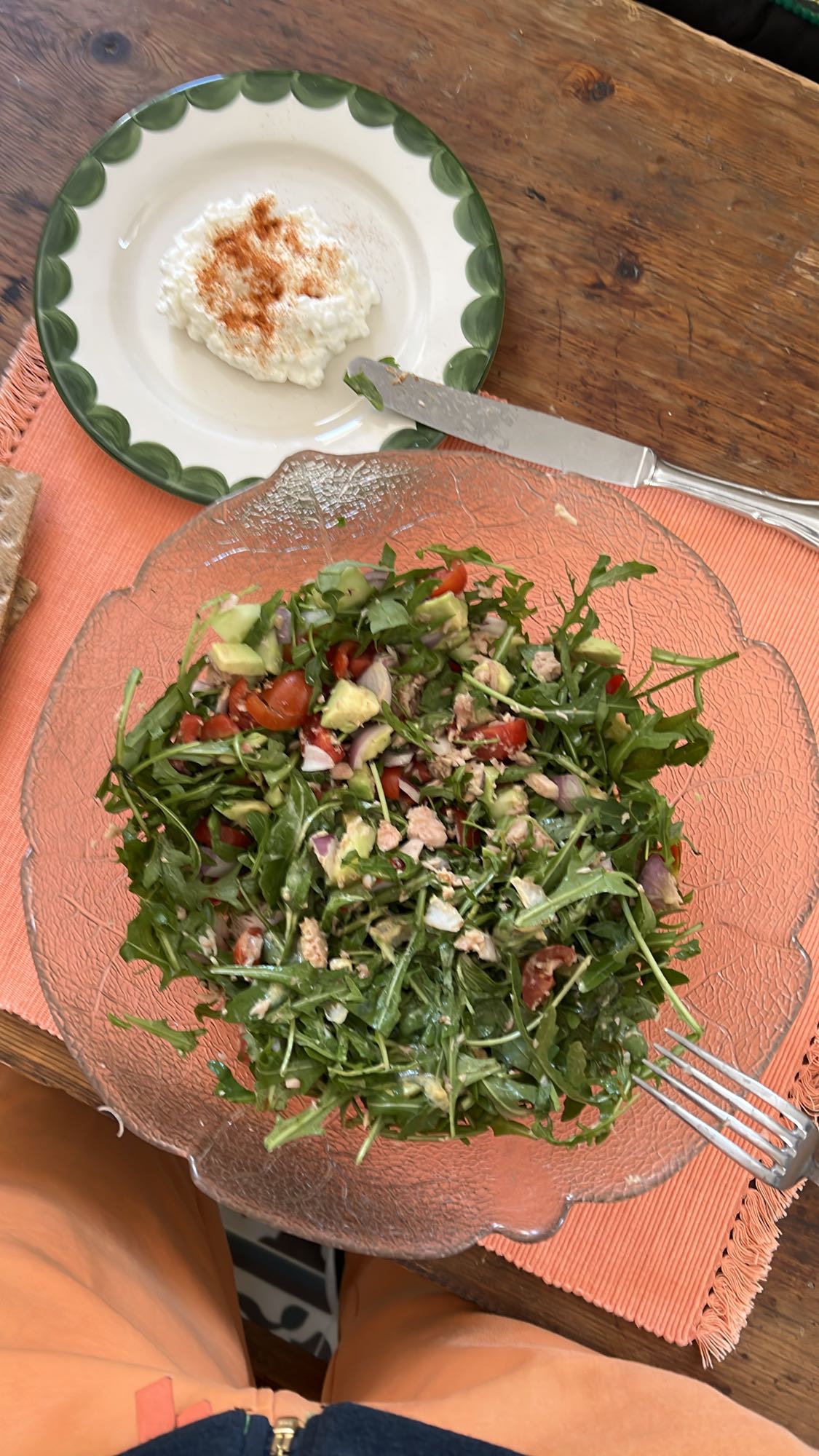 Σαλάτα με τόνο και κότατζ