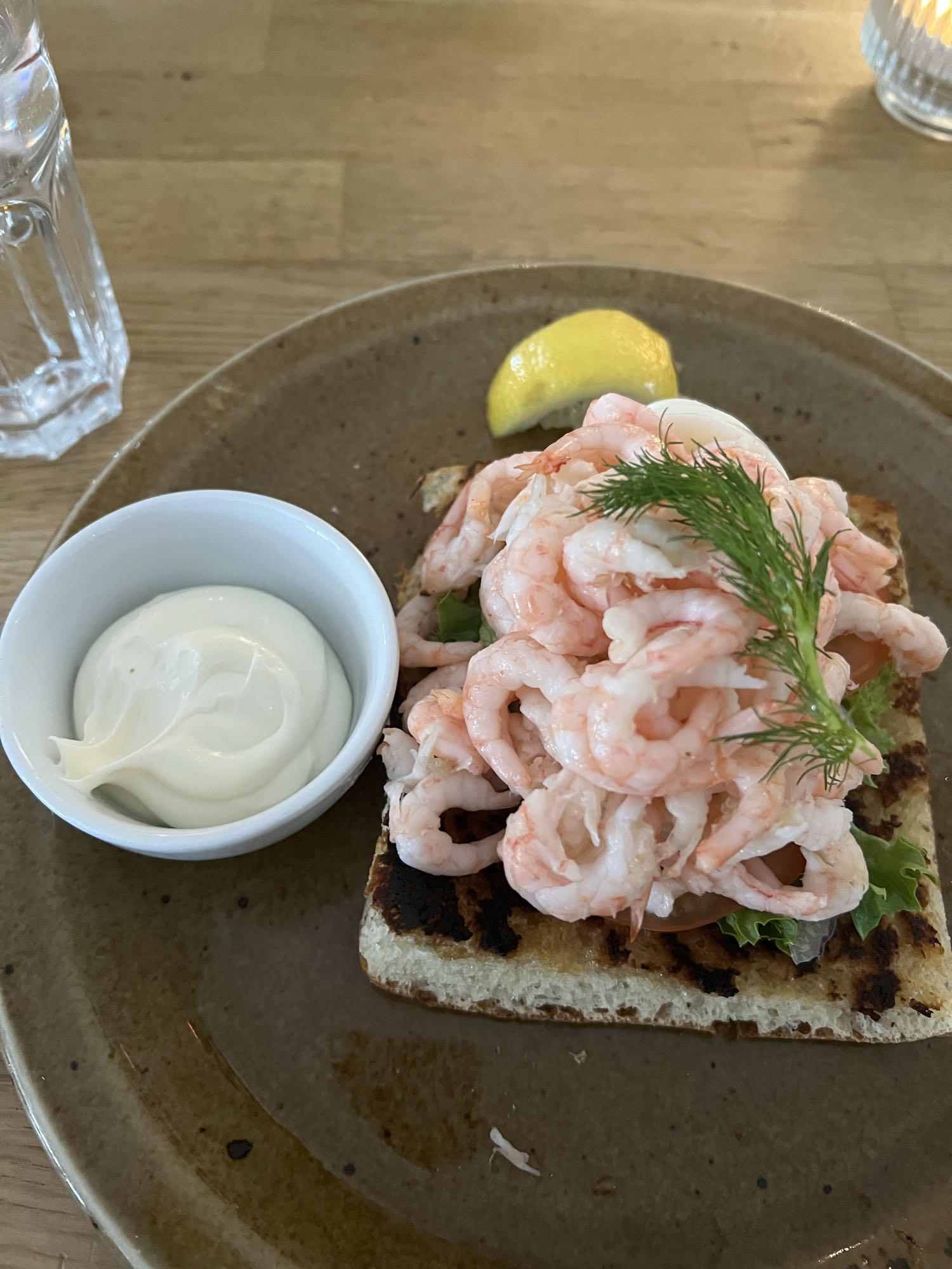 Räkmacka med majonnäs