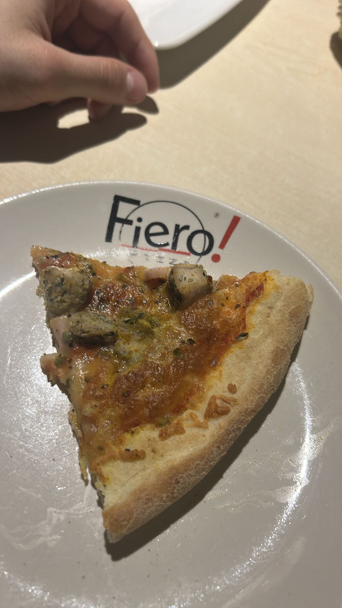 Kawałek pizzy z kurczakiem