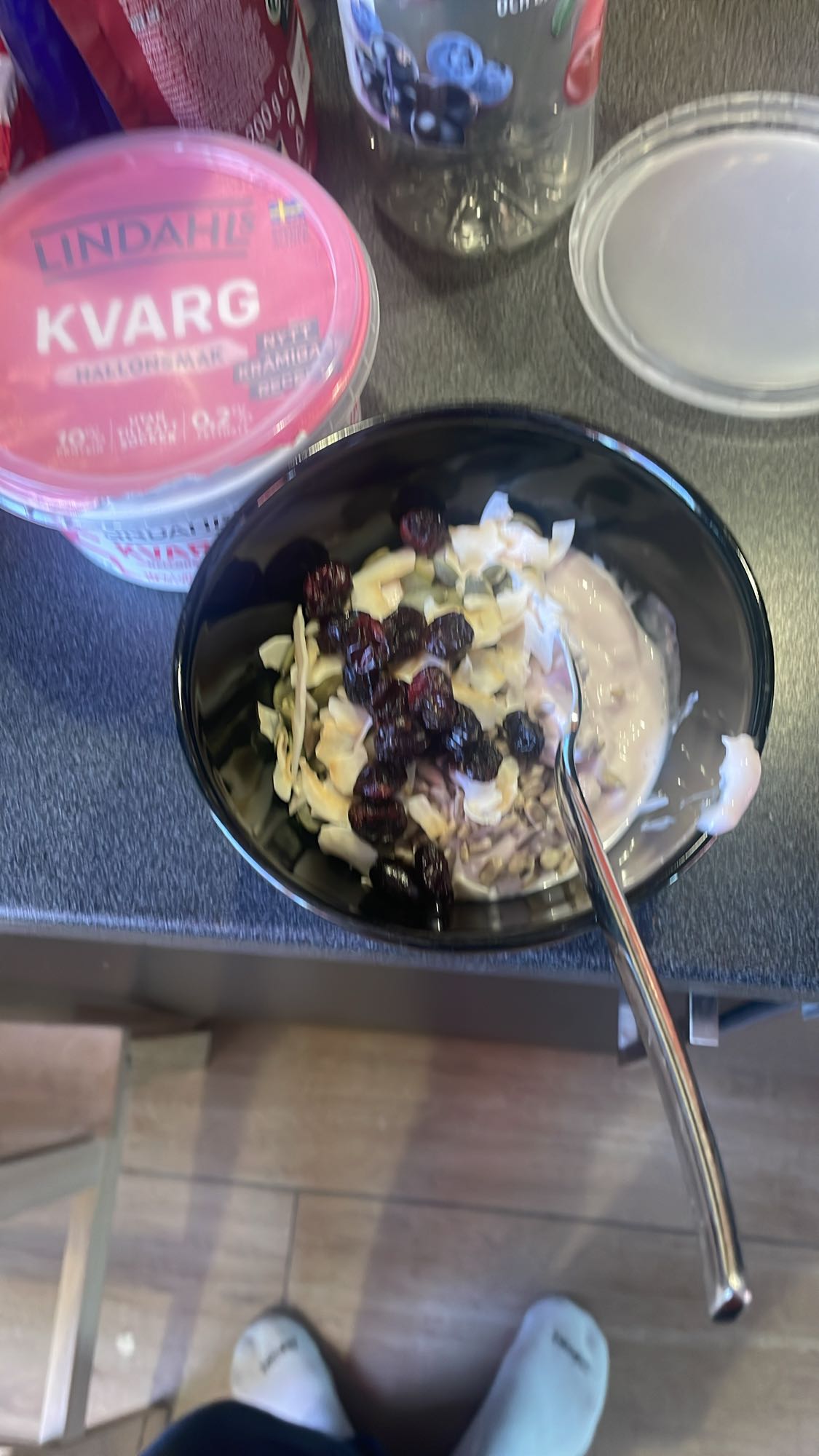 Kvarg med frön och bär