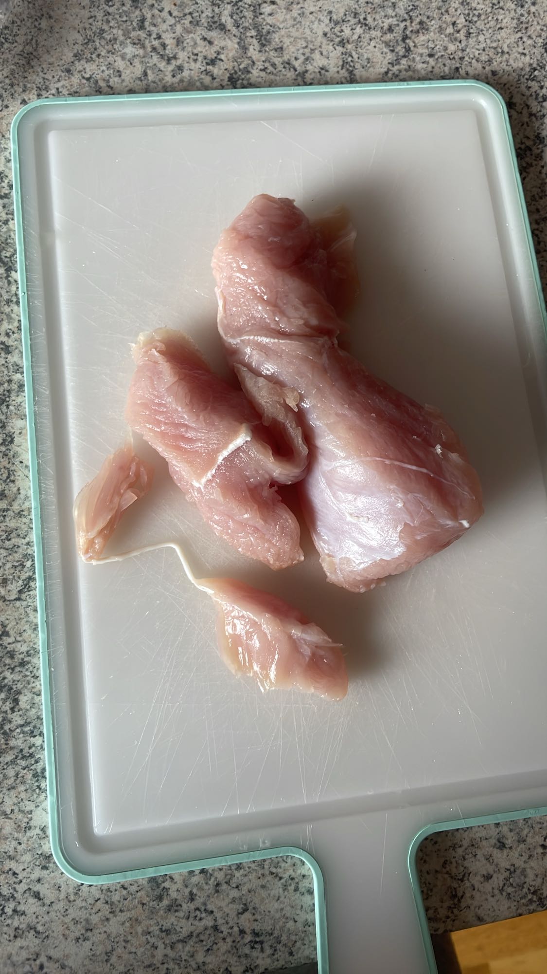 Surova piščančja prsa