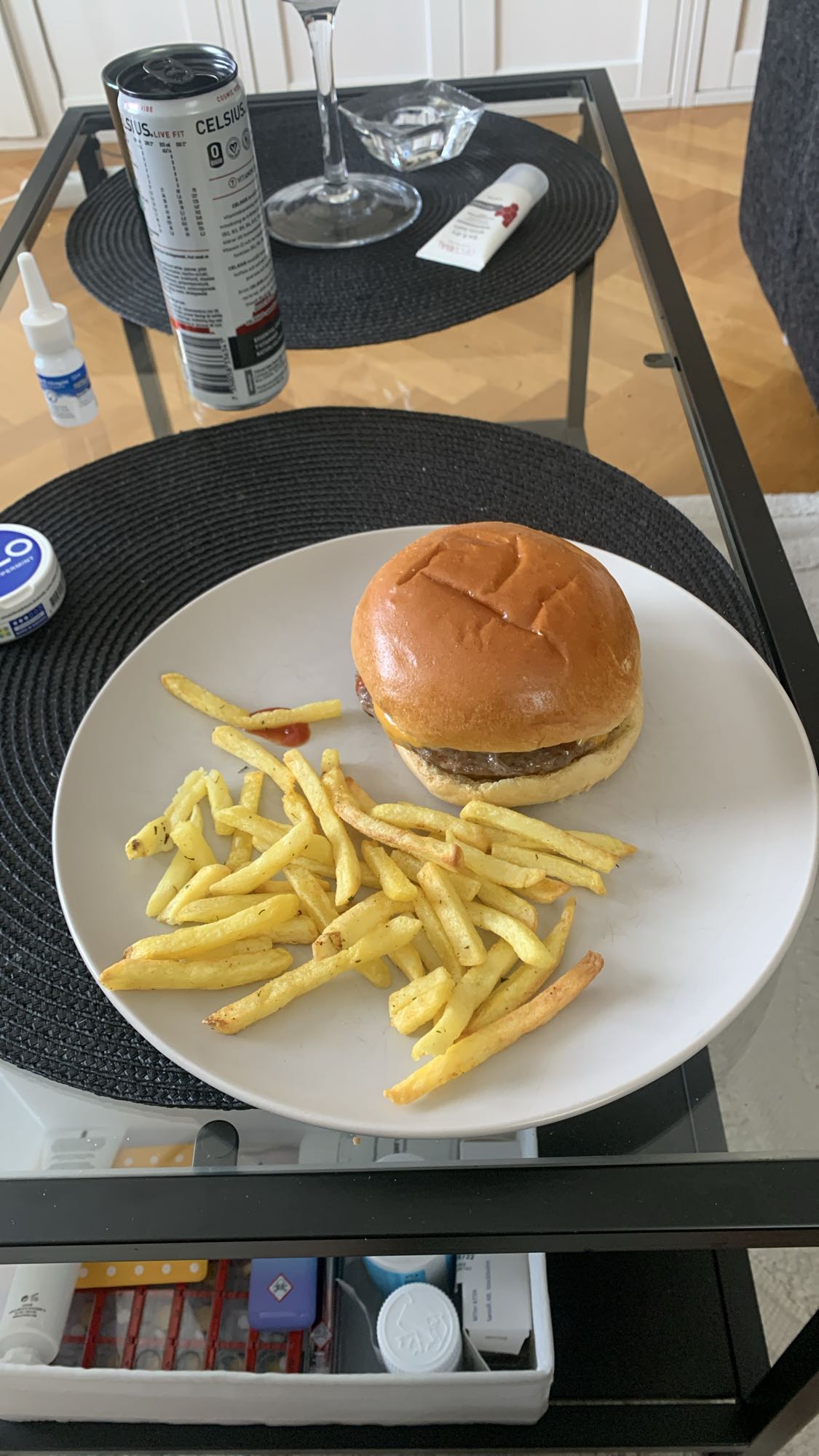 Hamburgare med pommes