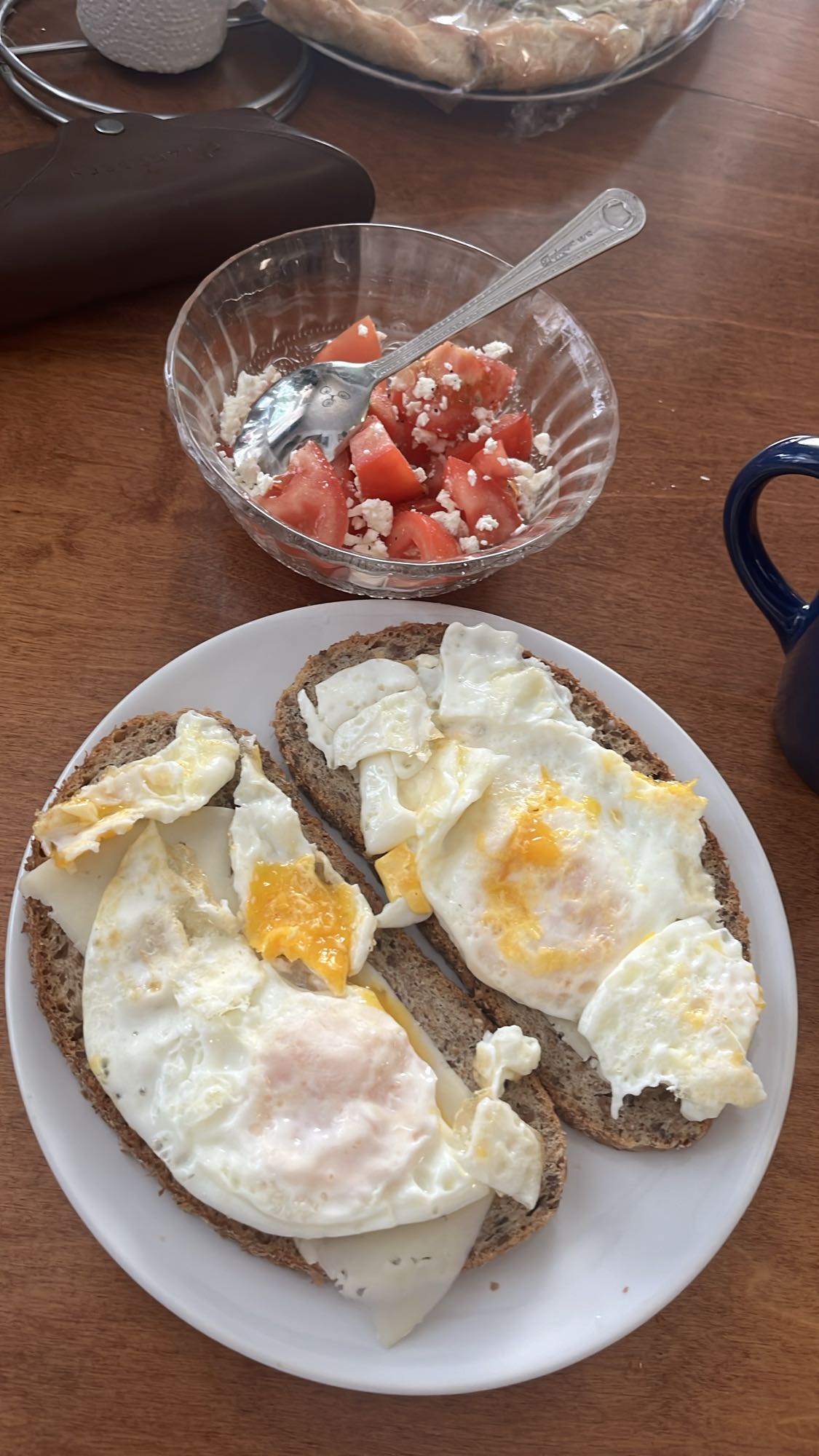 Äggmackor med sallad