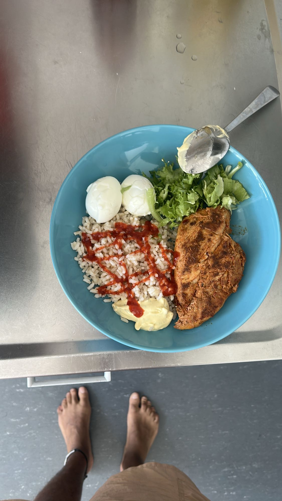 Kyckling med ris och ägg