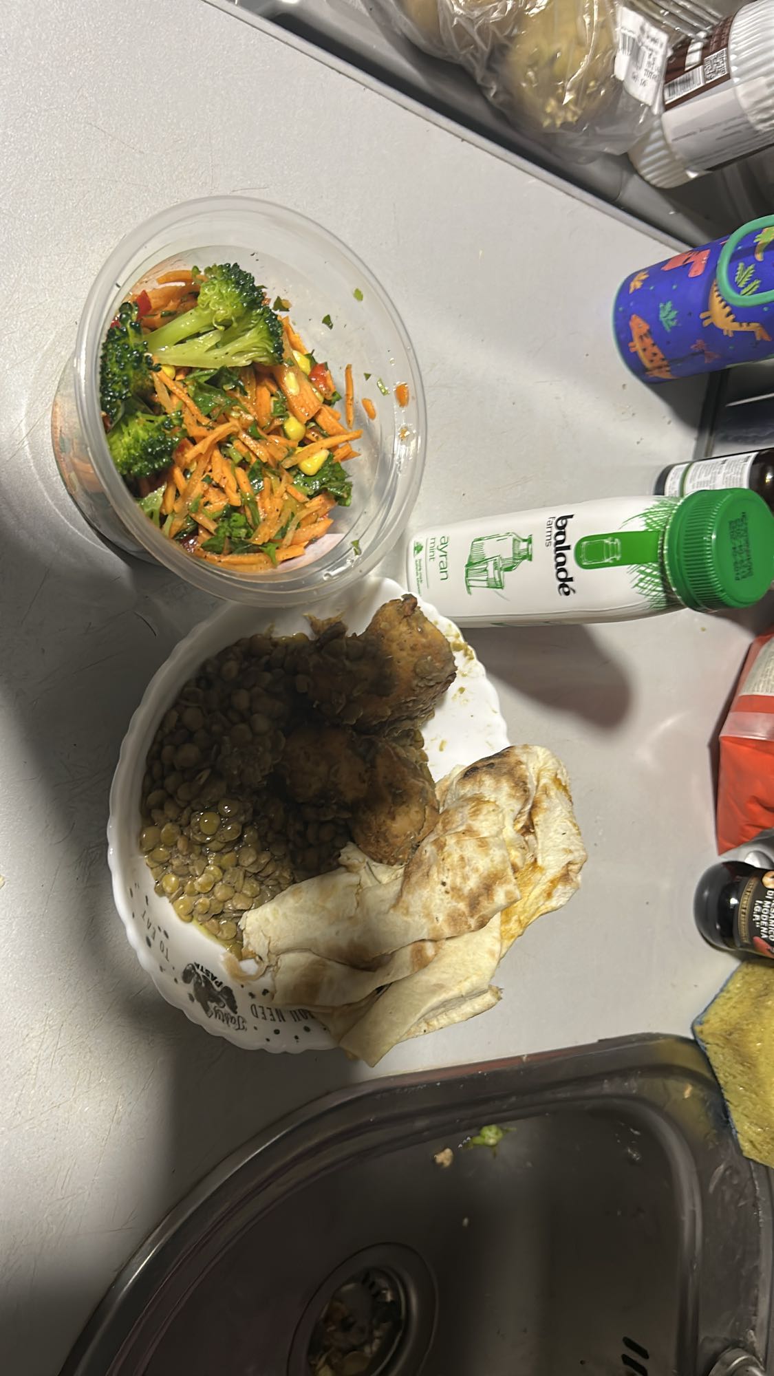 Lentils with salad & bread