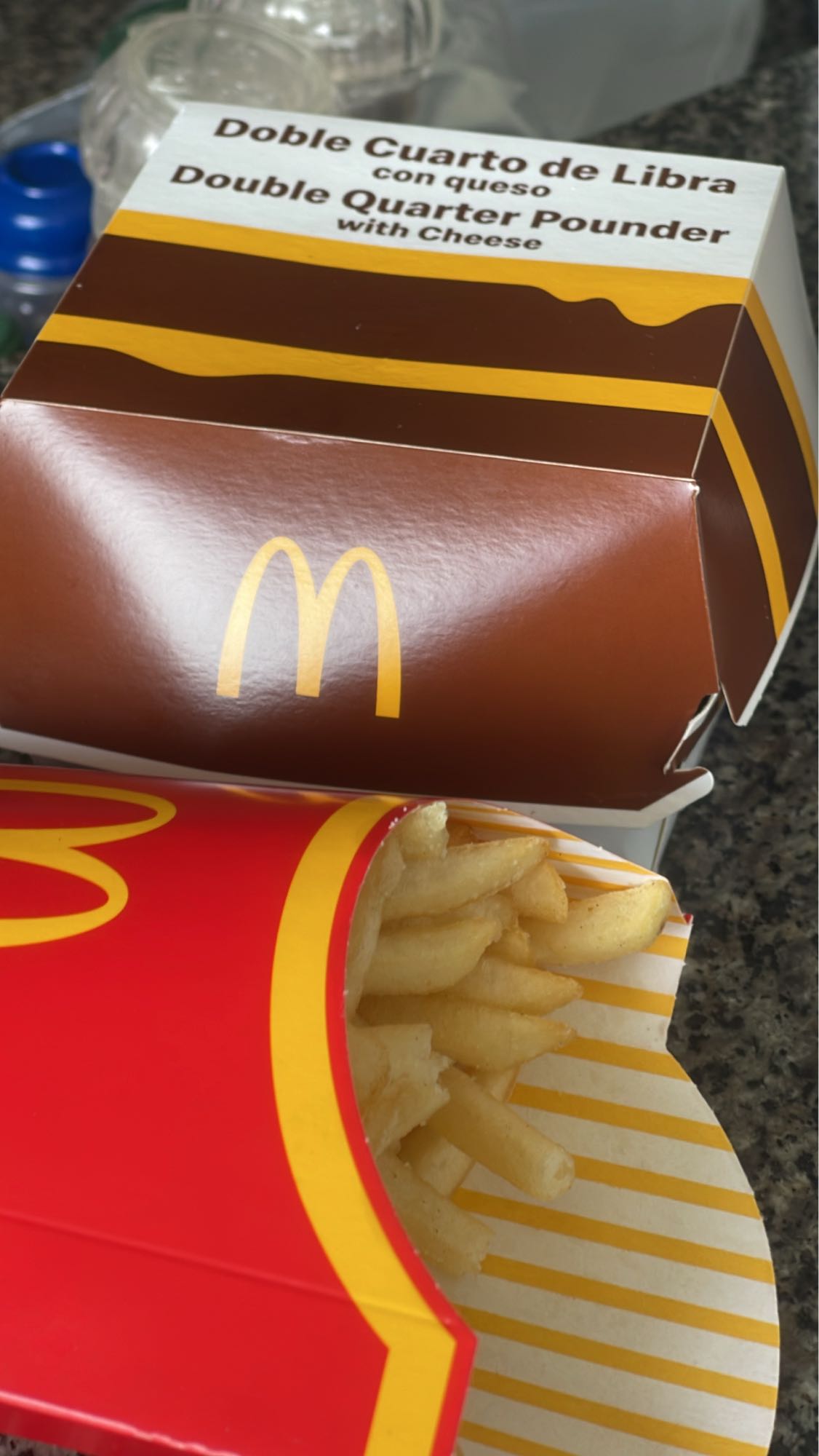 Doble cuarto y papas fritas