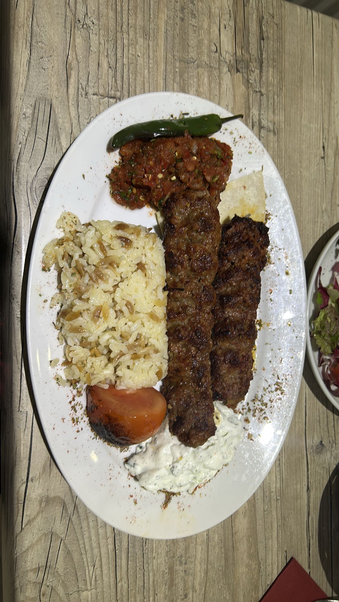 Kebablı pilav tabağı