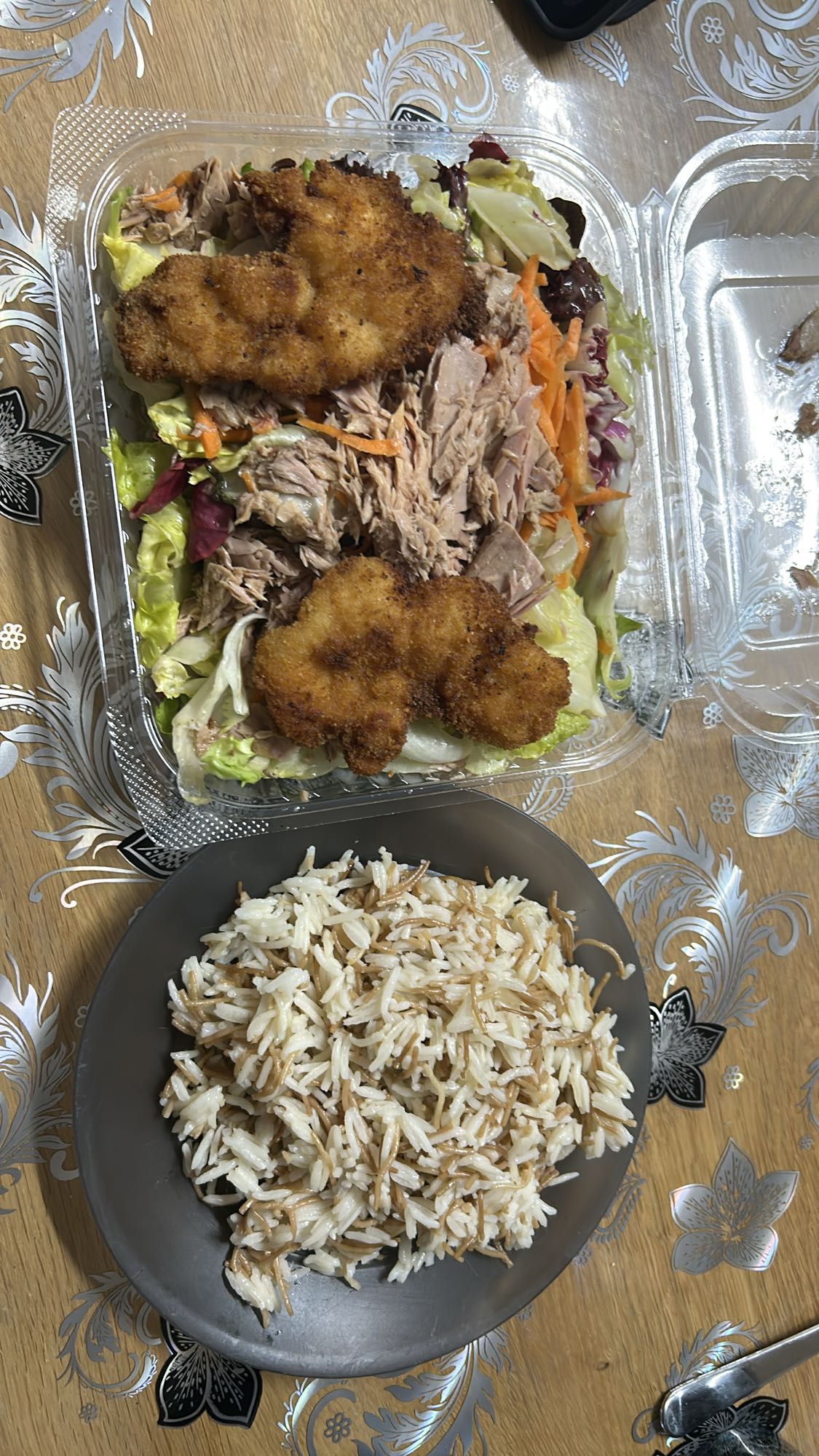 Salade au thon et riz