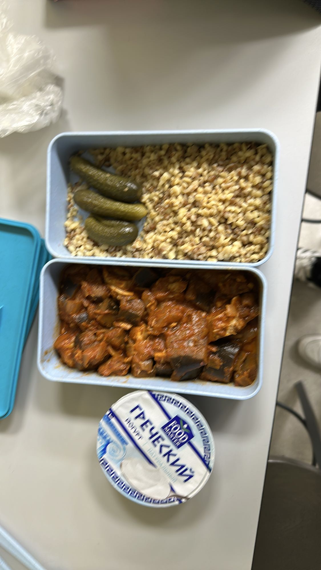 Buckwheat and stew lunch