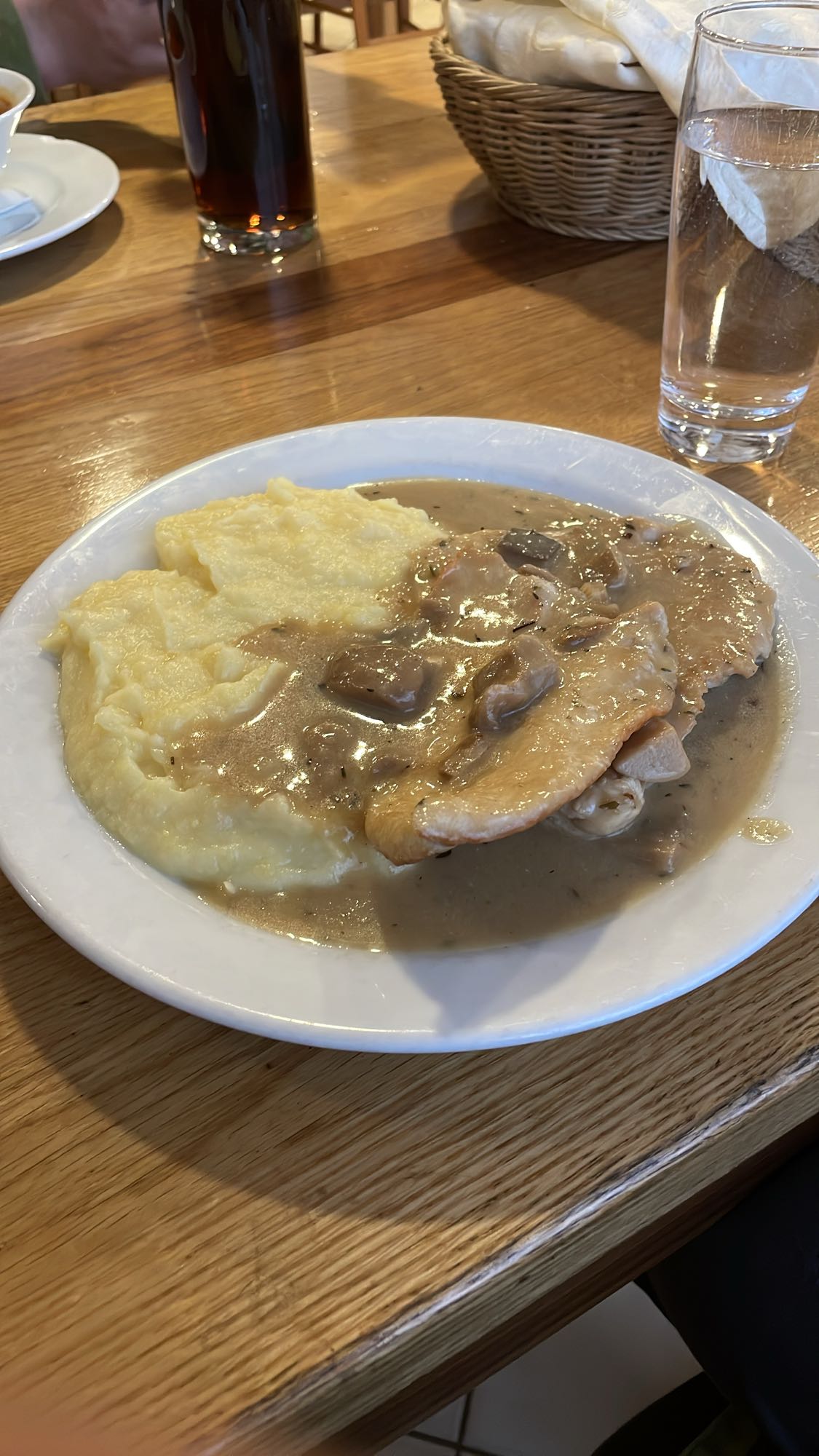 Piščanec z omako in pire