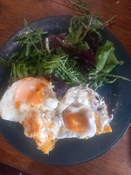 Oeufs et salade verte