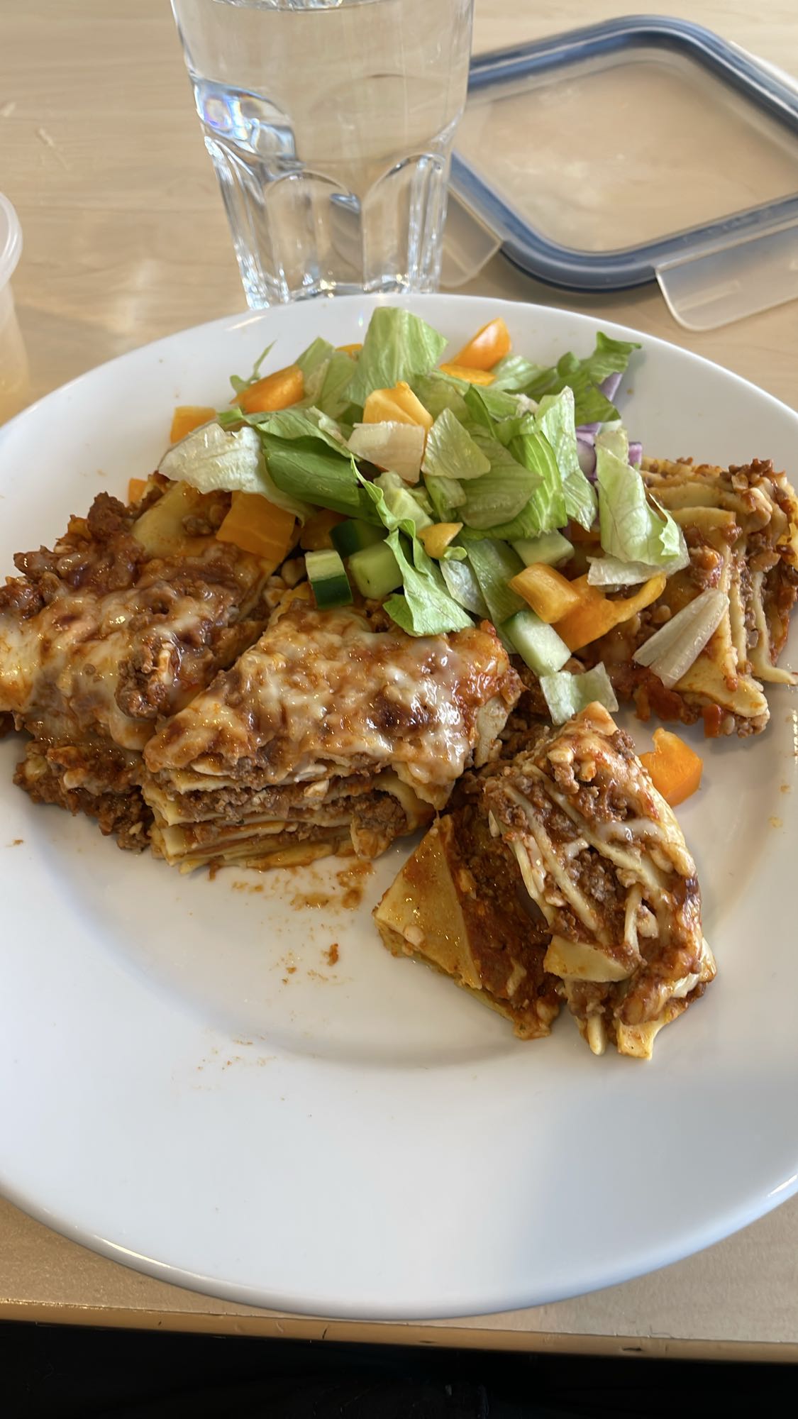 Lasagne med sallad