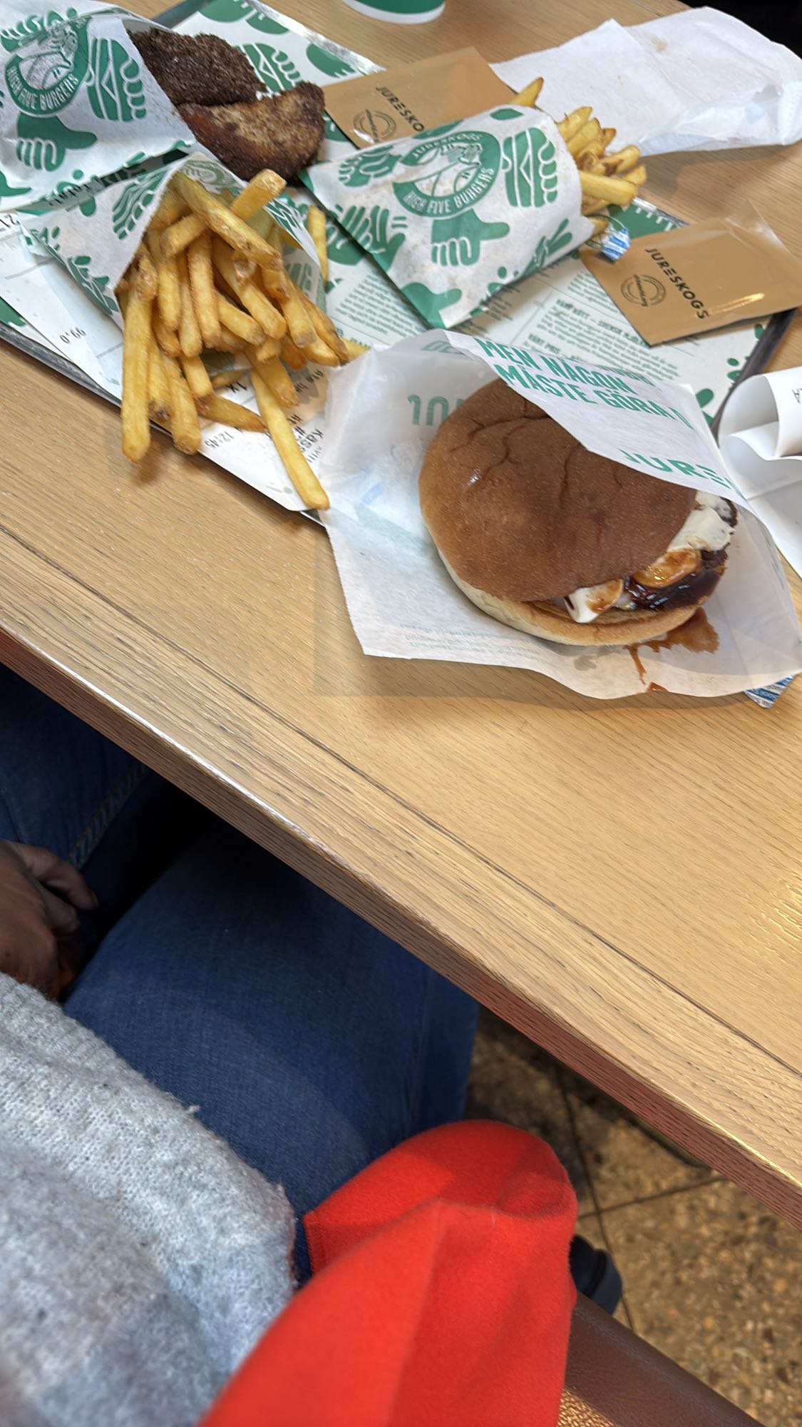 Hamburgare med pommes