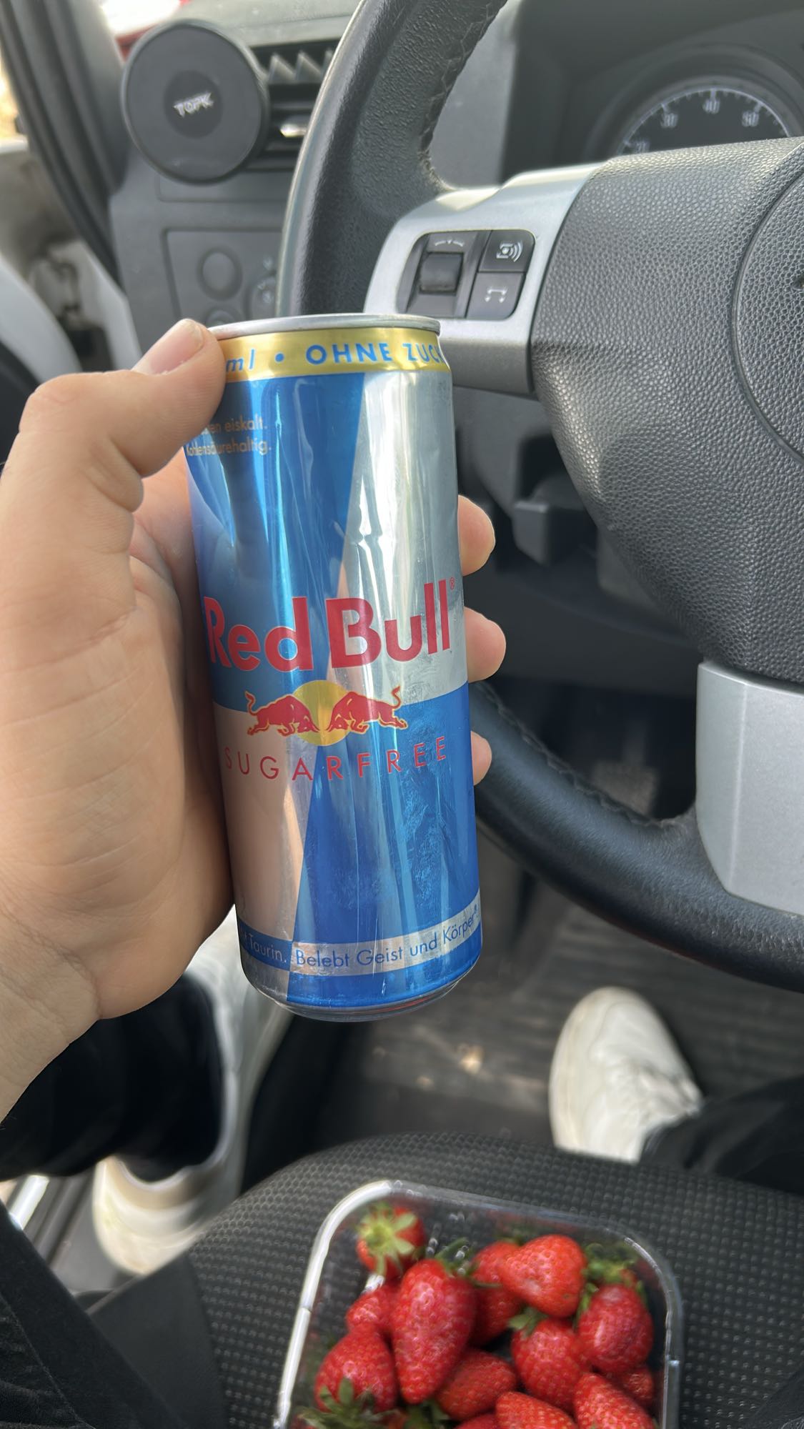 Red Bull und Erdbeeren