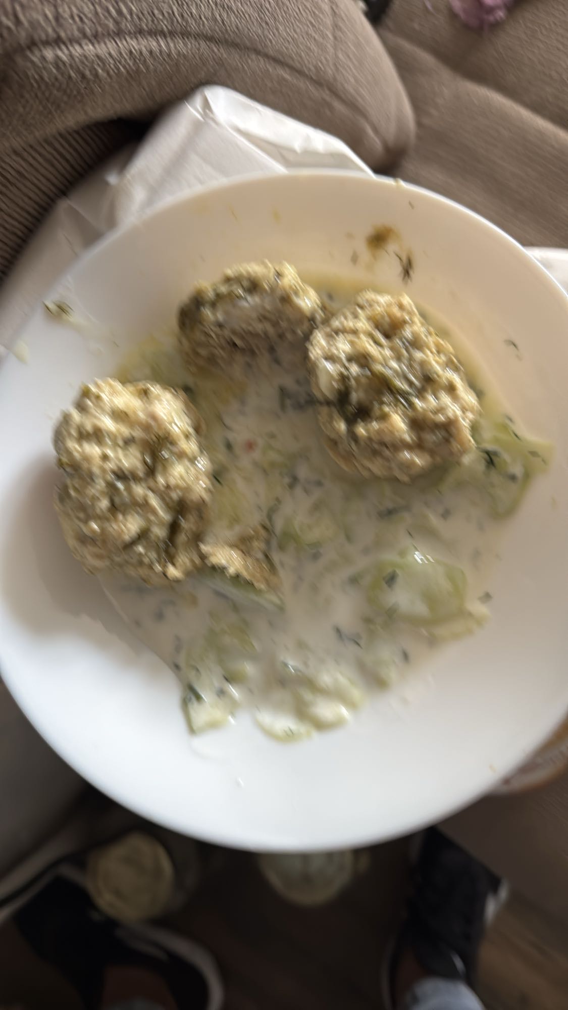 Pulpety z sosem jogurtowym