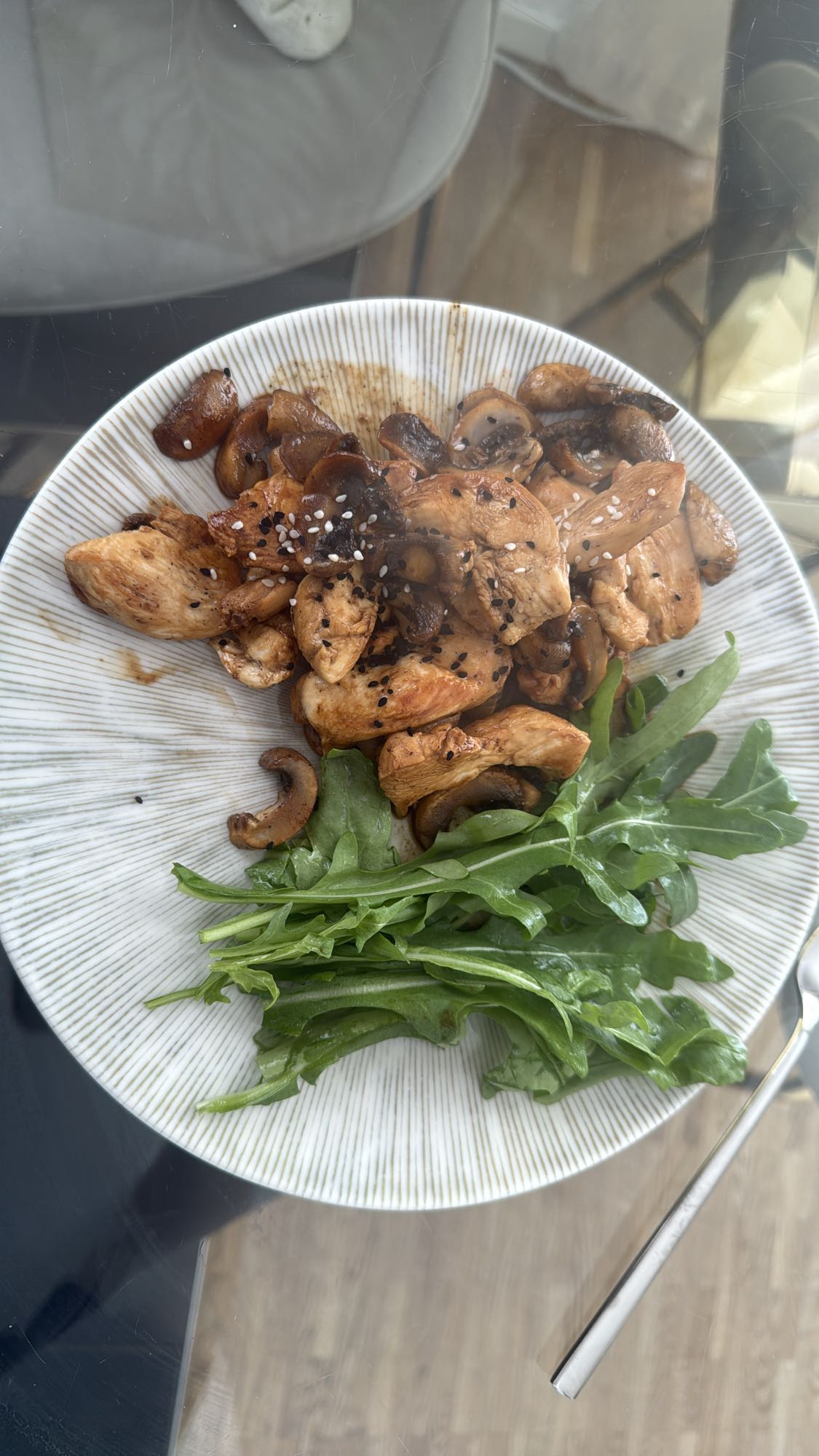 Pollo con champiñones