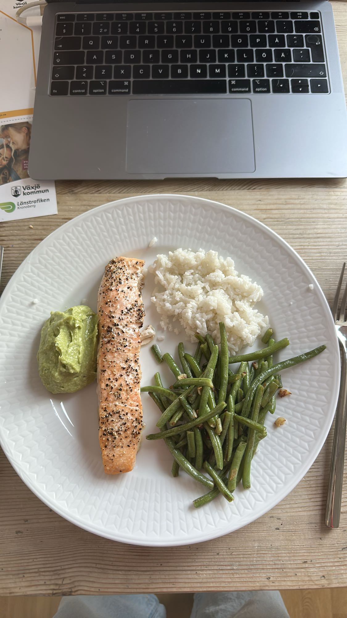 Lax med ris och bönor