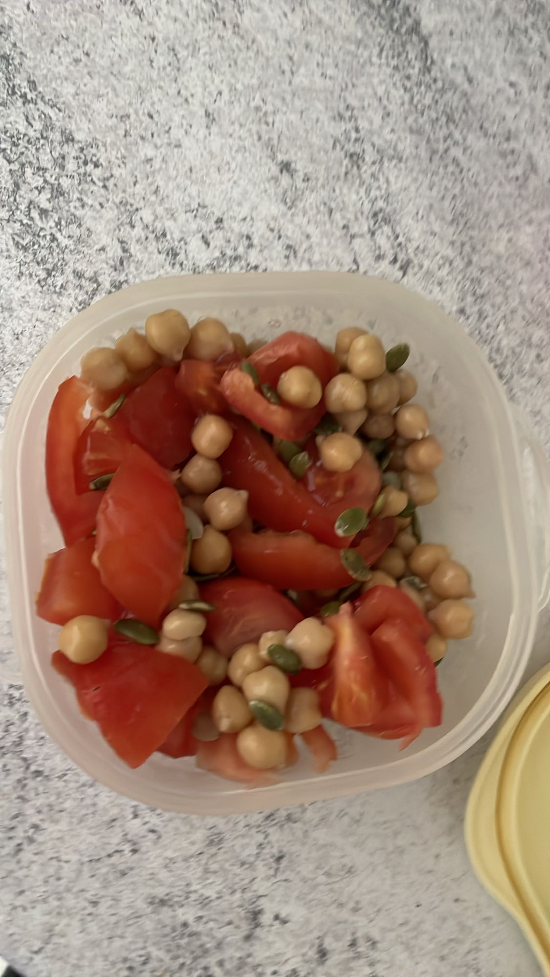 Salade pois chiches tomate