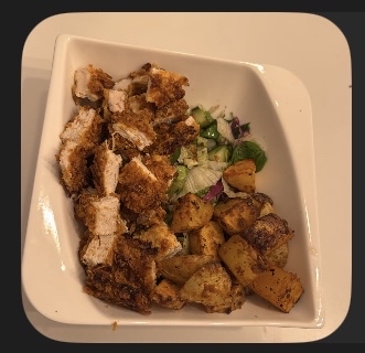 Hähnchen mit Kartoffeln und Salat