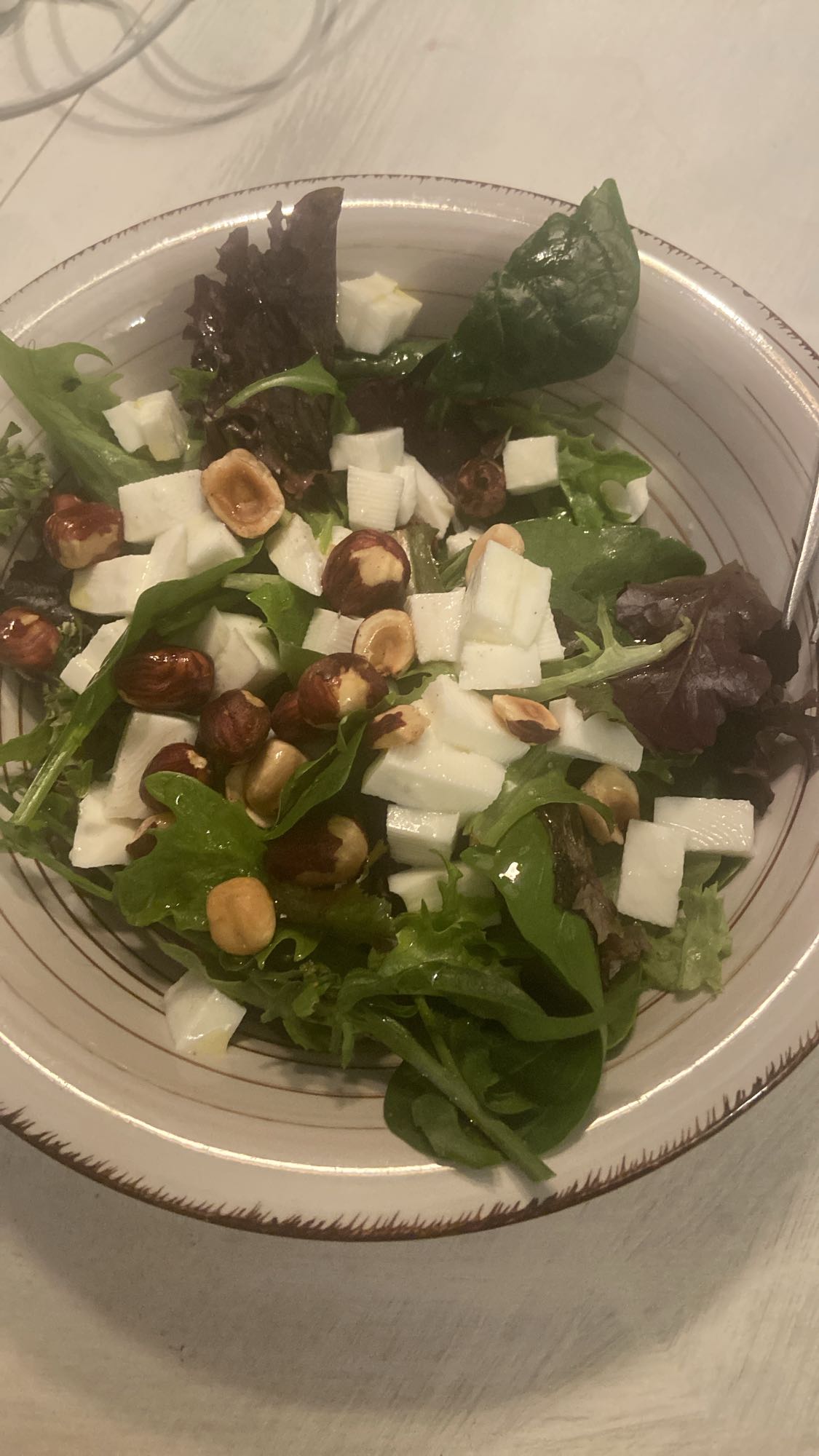 Ensalada con queso y nueces