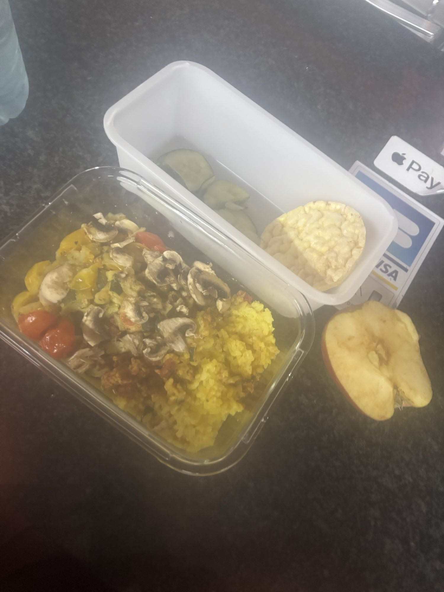 Riz au poulet et légumes avec snack