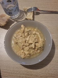 Poulet sauce et pain