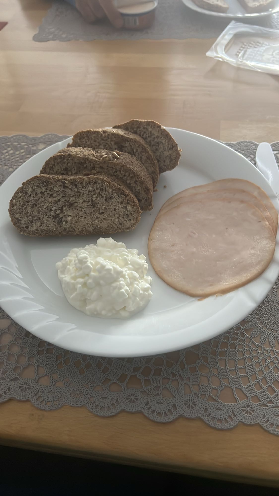 Brot mit Pute & Hüttenkäse