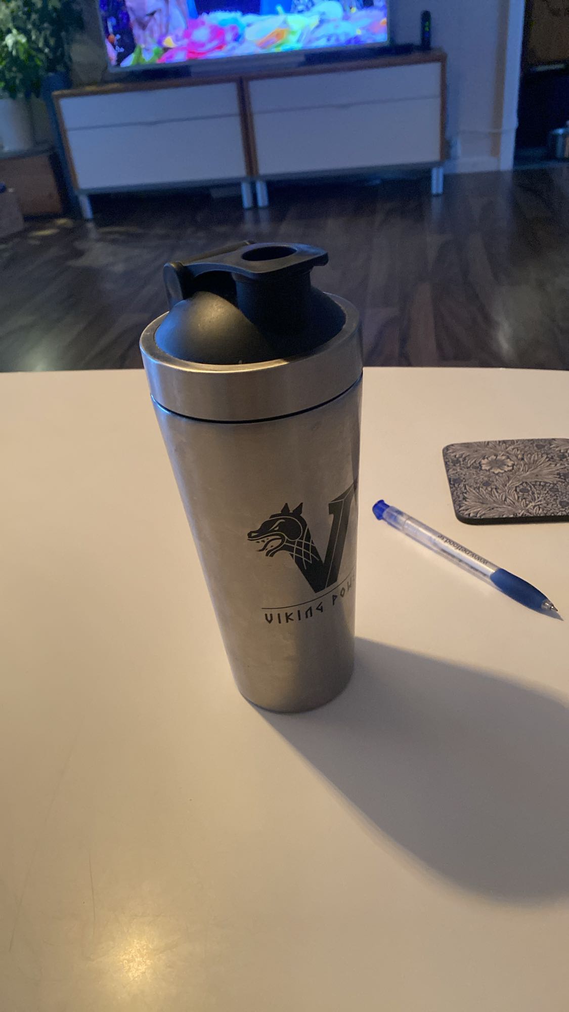 Proteindryck med spenat och blåbär