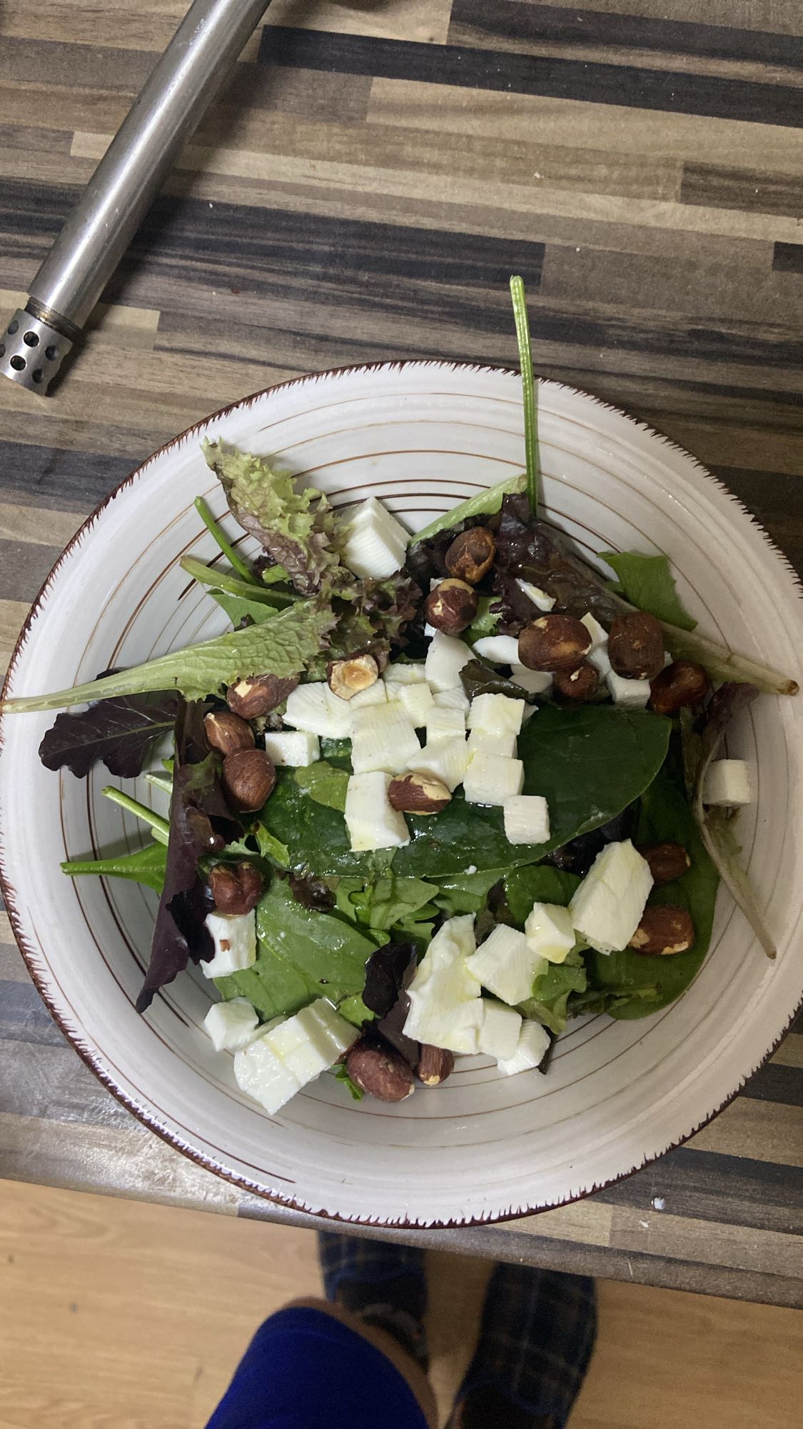 Ensalada con queso y nueces