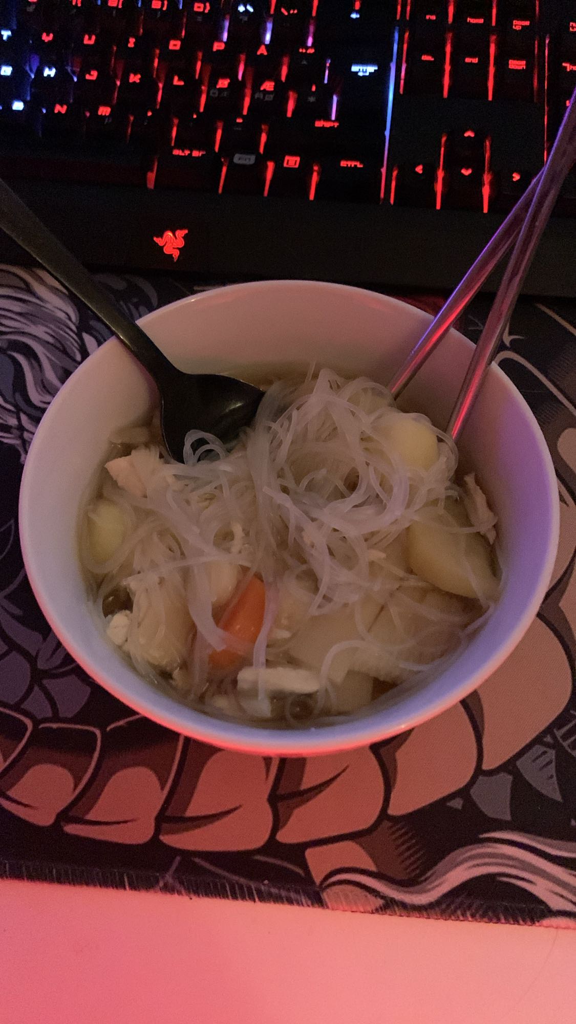 Nudelsoppa med grönsaker