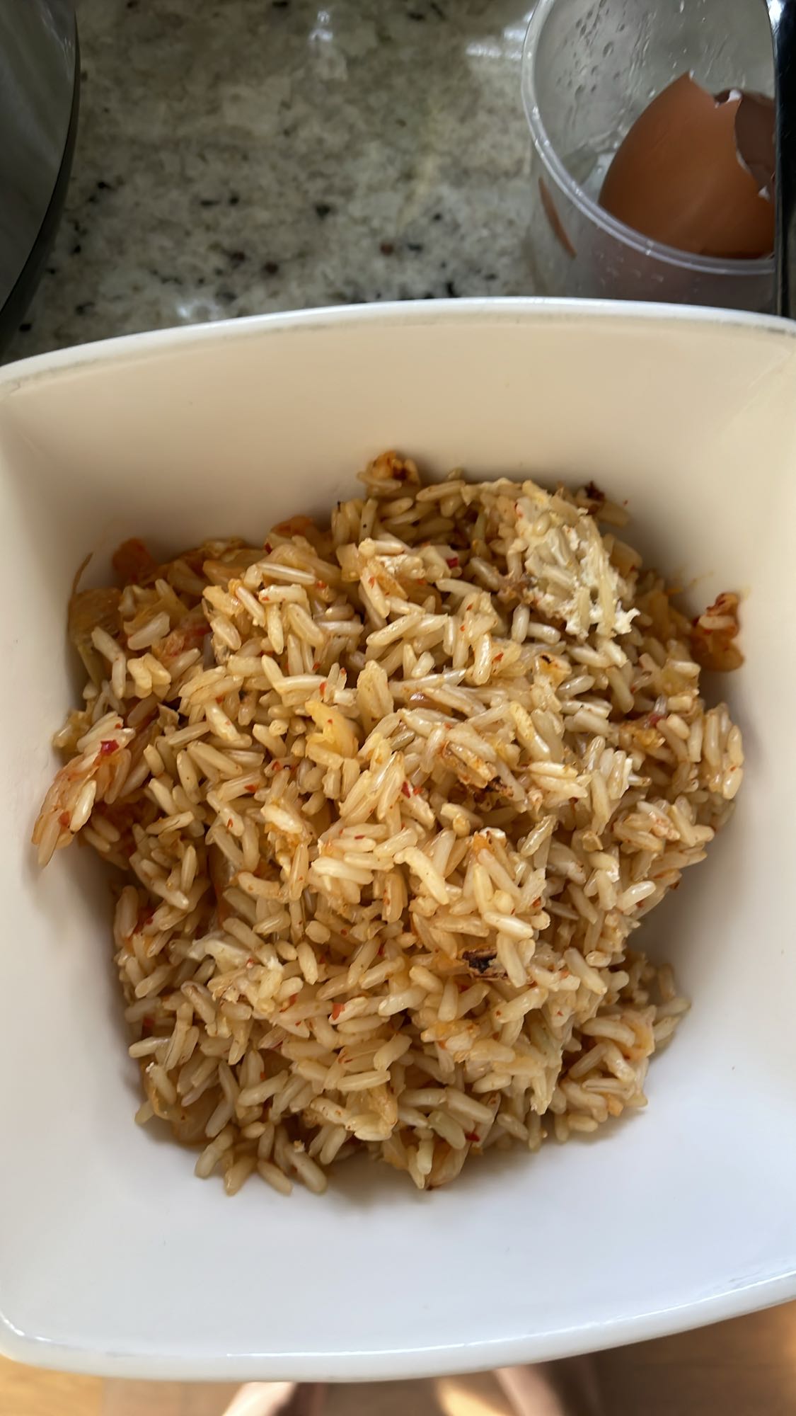 Ryż na parze z kimchi i jajkiem