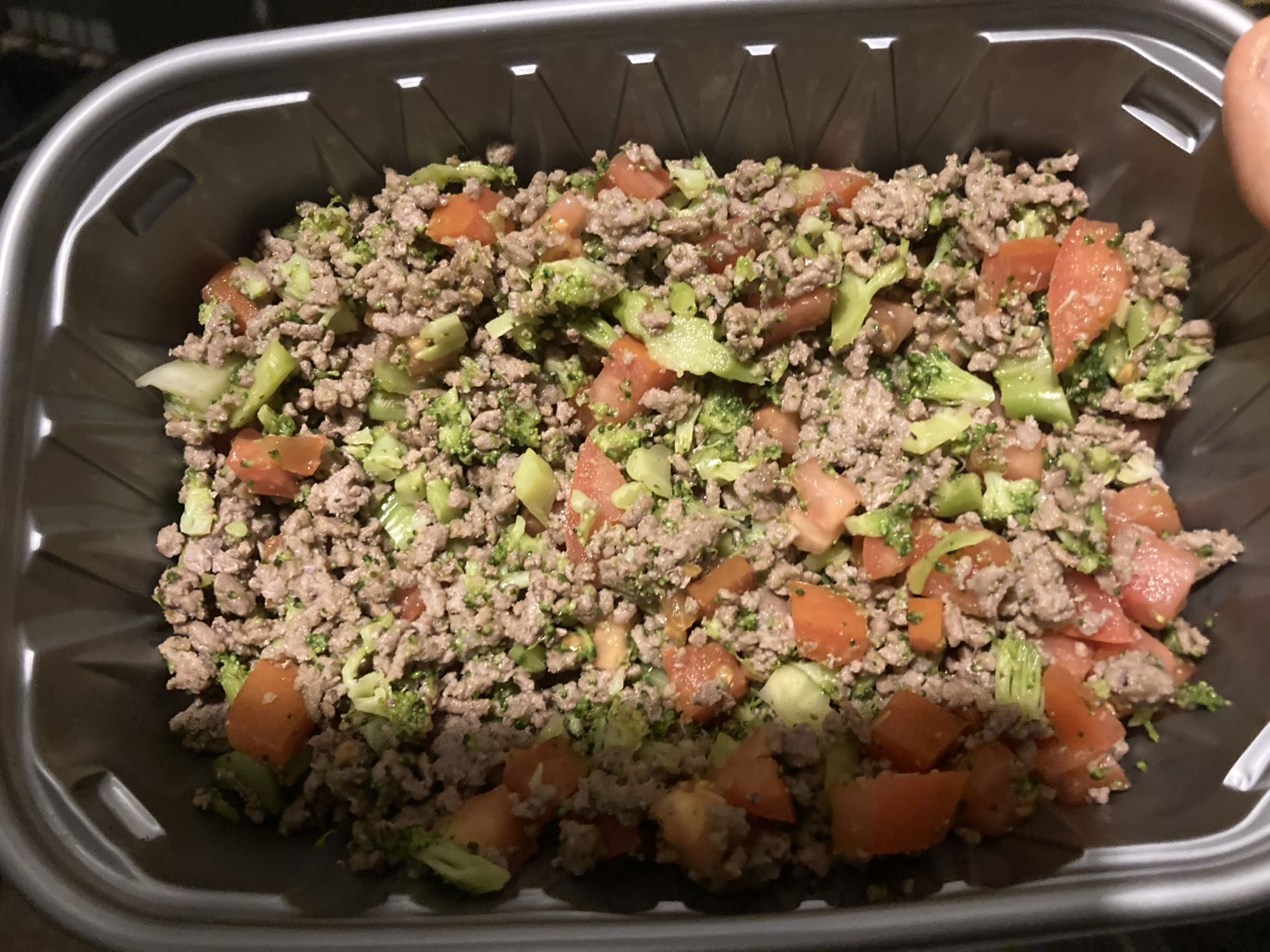 Carne molida sin grasa con brócoli y tomate