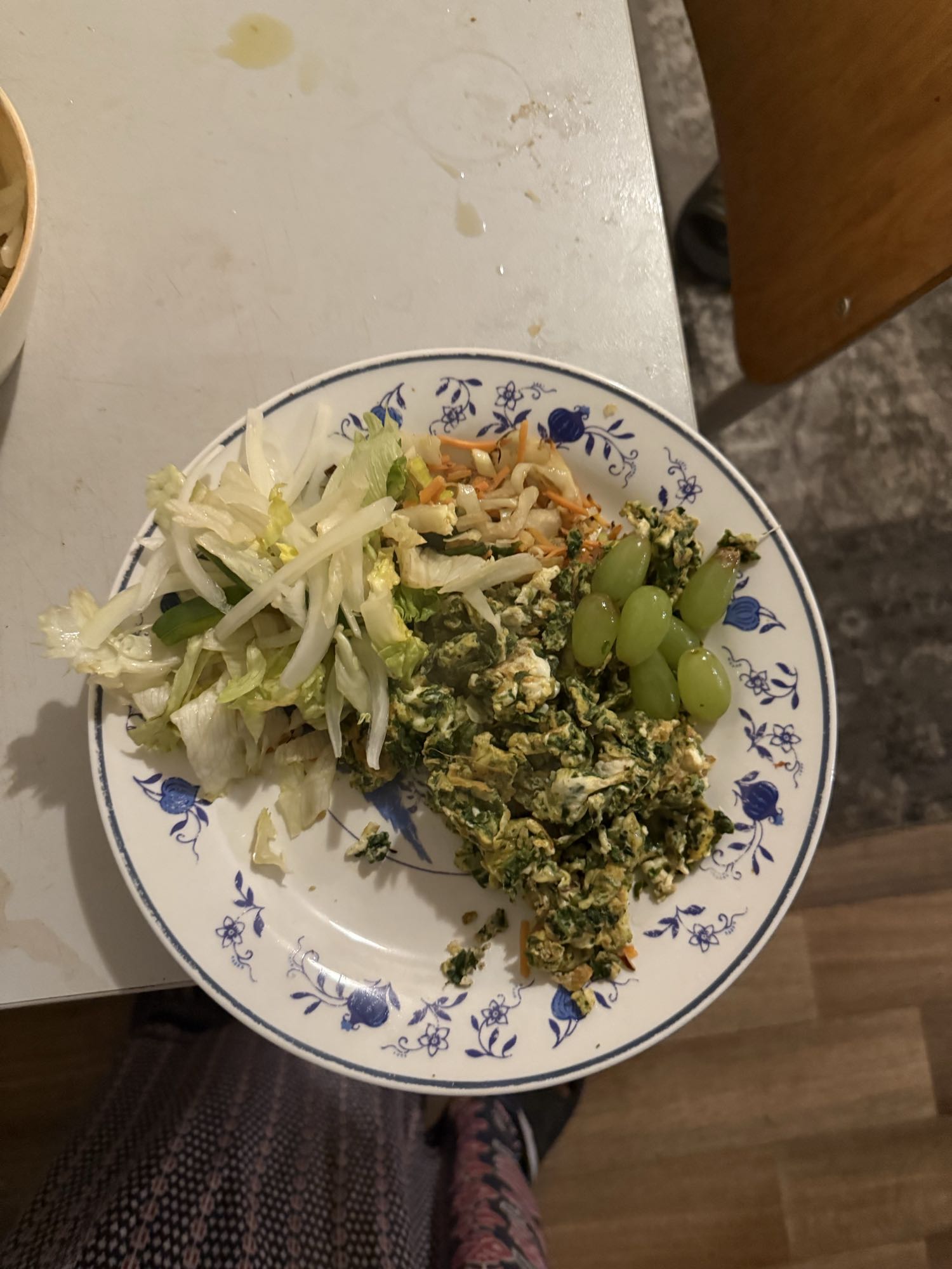 Egg veggie salad plate