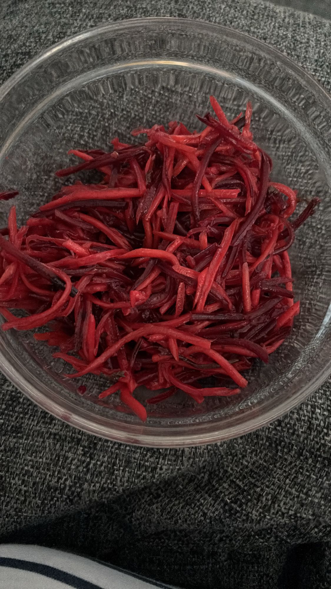 Rödbets- och morotssallad