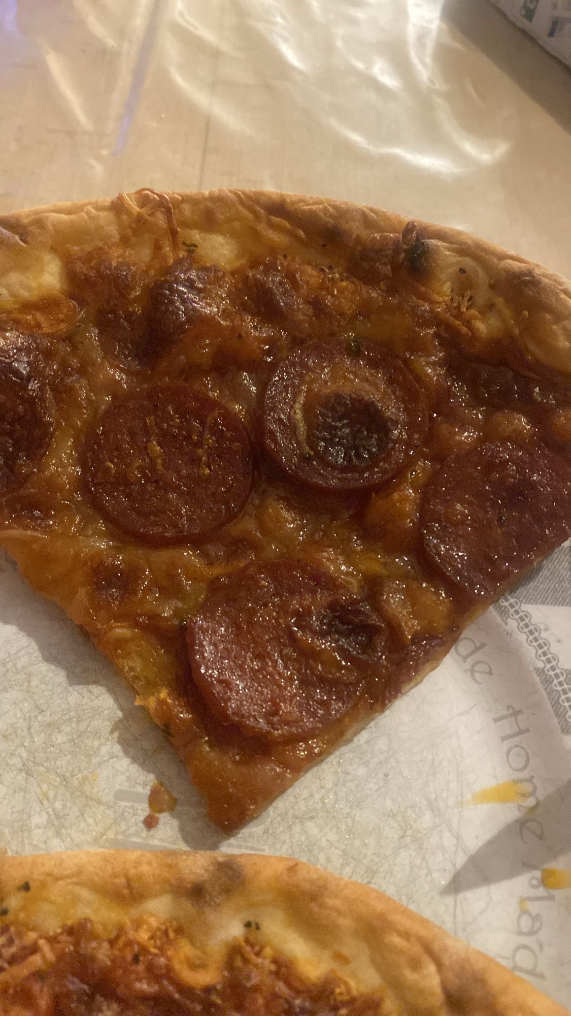 Tranche de pizza pepperoni