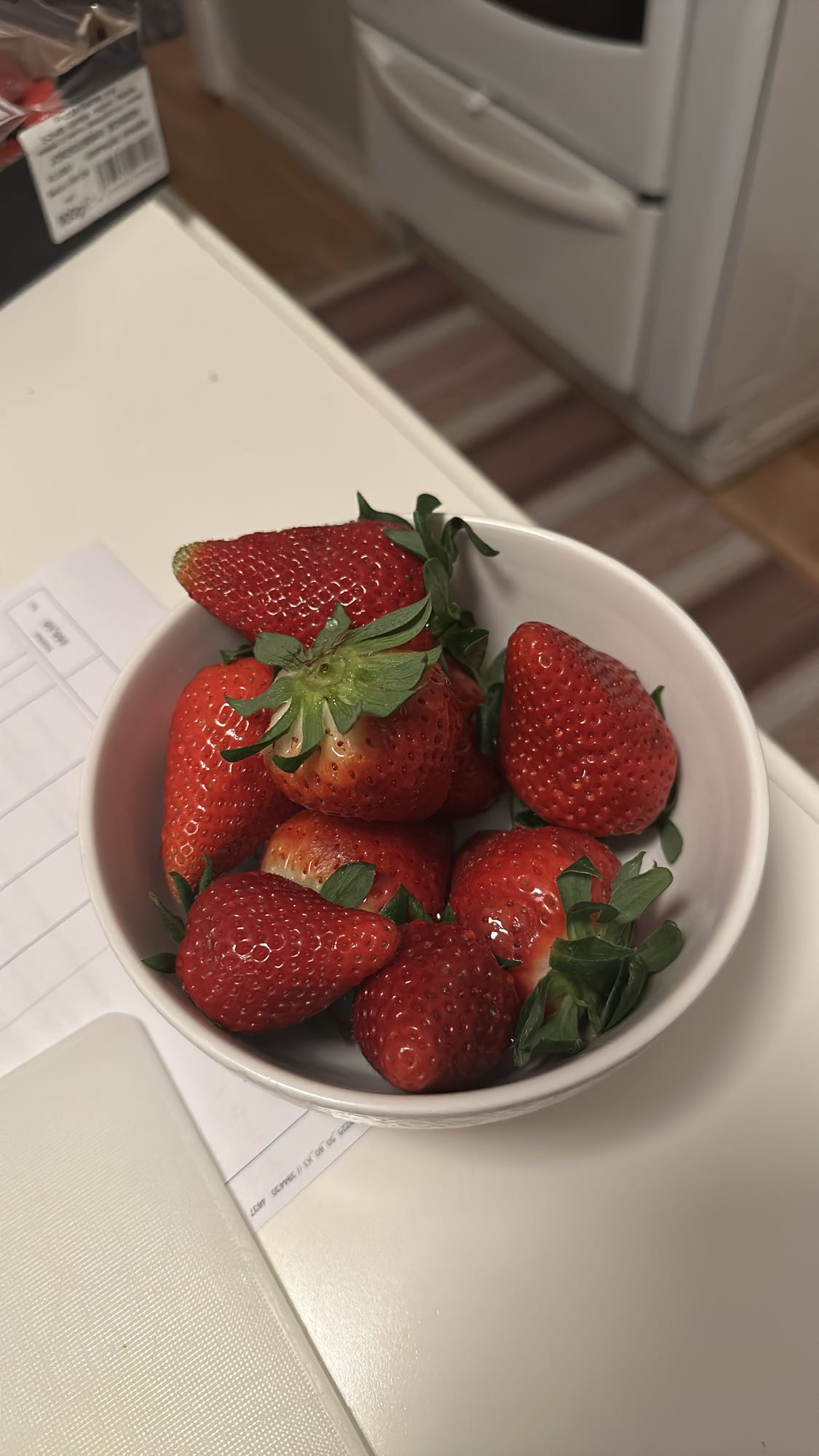 Skål med jordgubbar