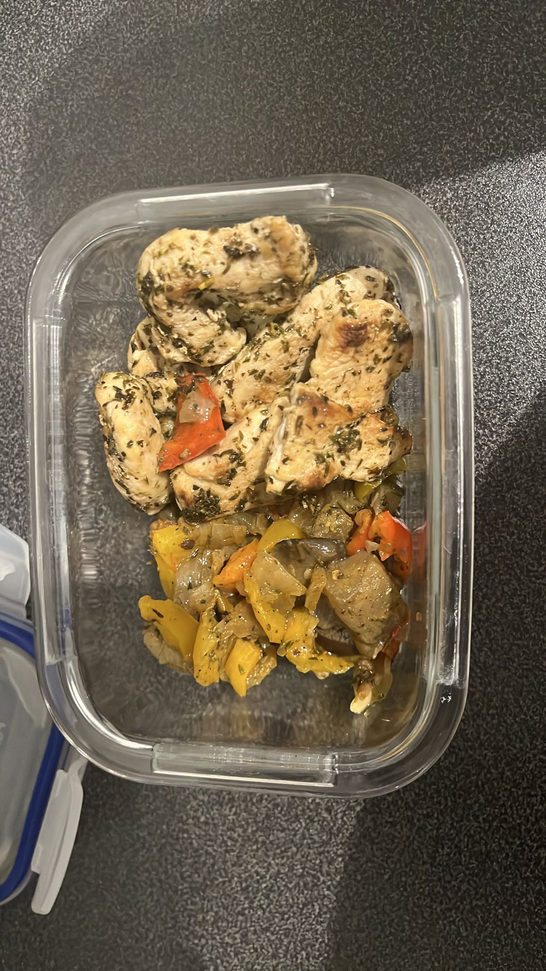 Poulet et légumes sautés