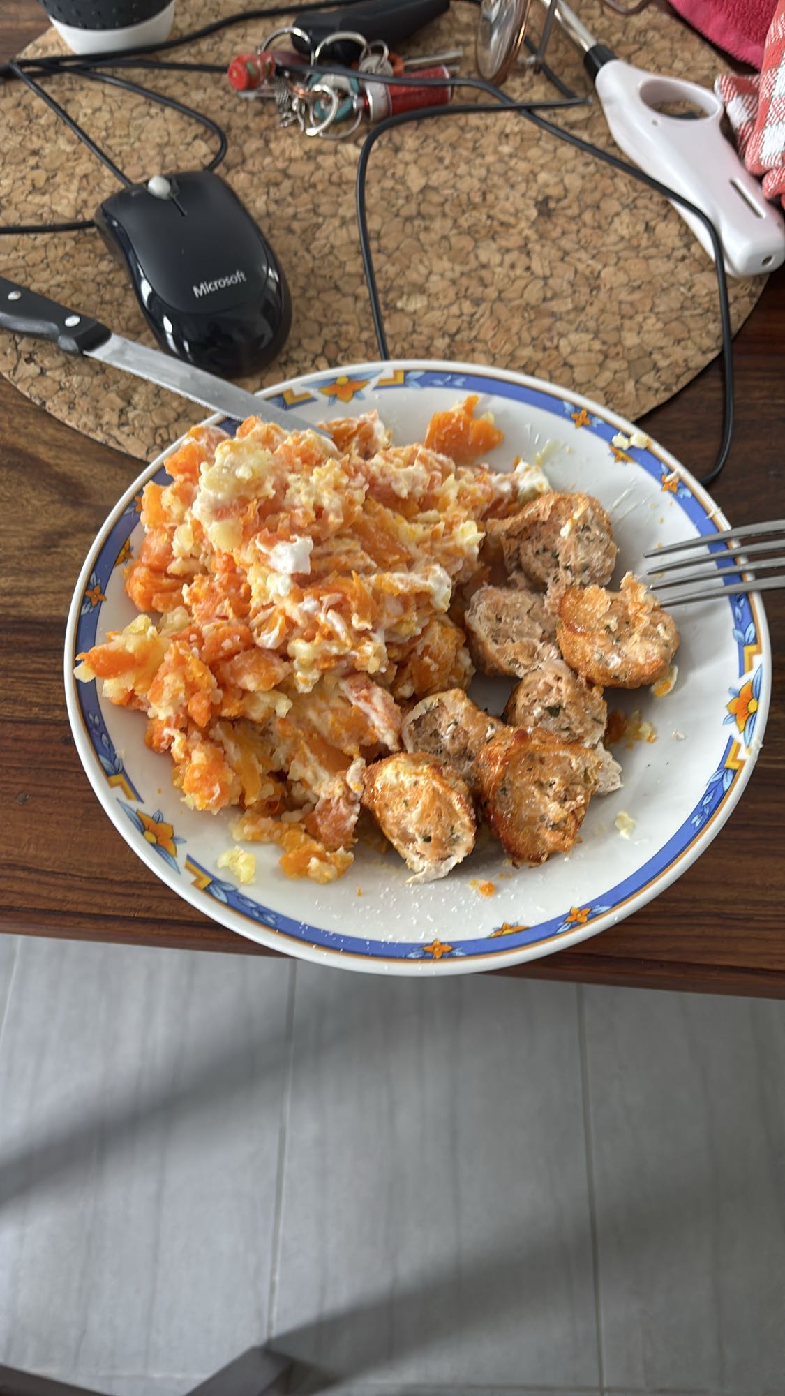 Saucisse et purée mixte