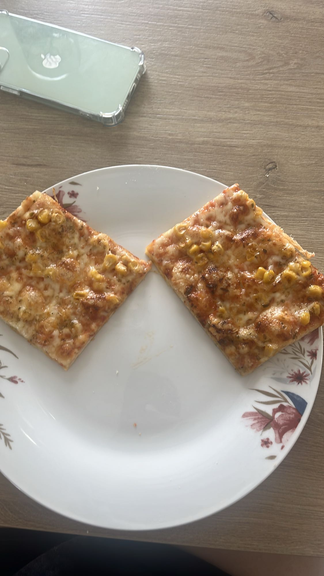 Pizza z kukurydzą i warzywami