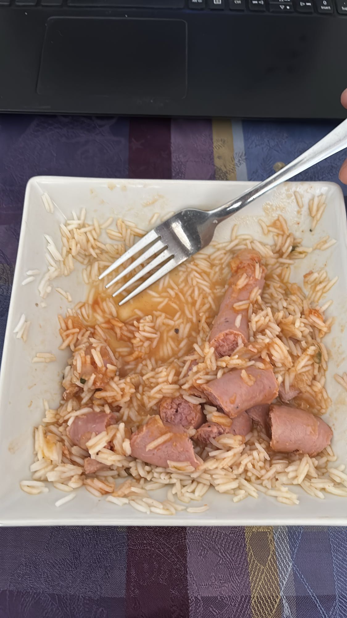 Arroz con salchichas
