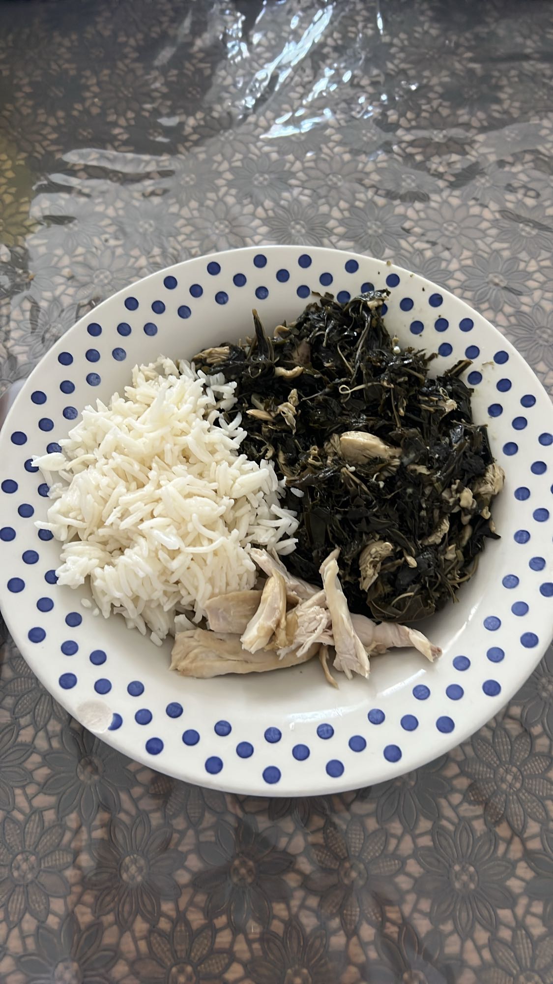 Ris med kyckling och blad