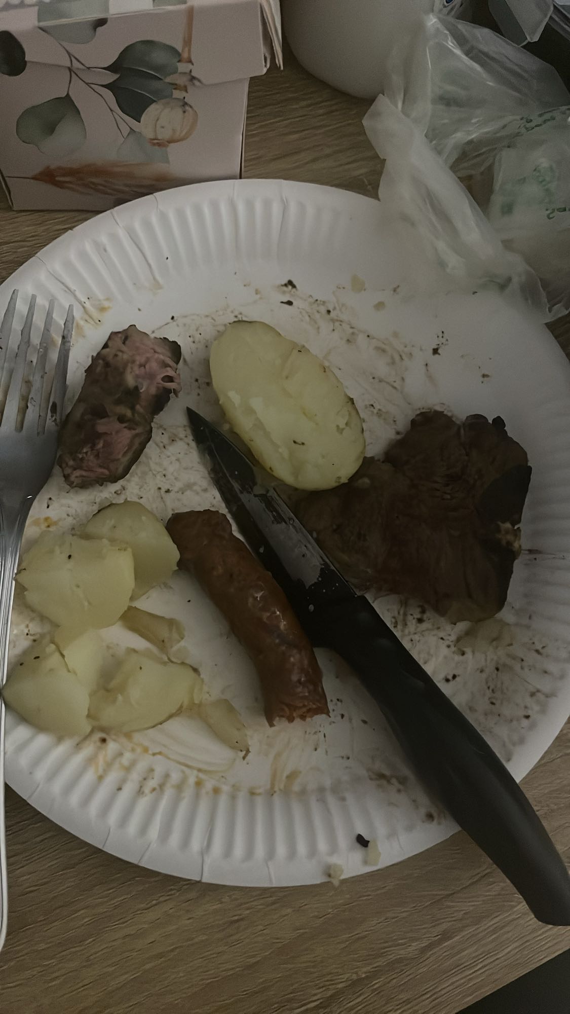 Assiette viande et pommes