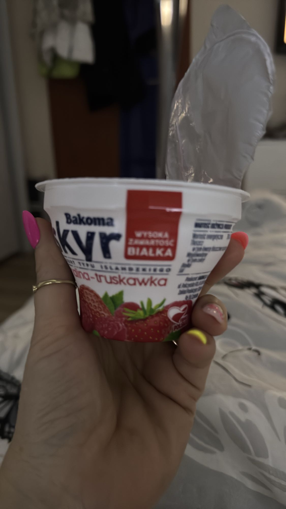 Skyr truskawkowy