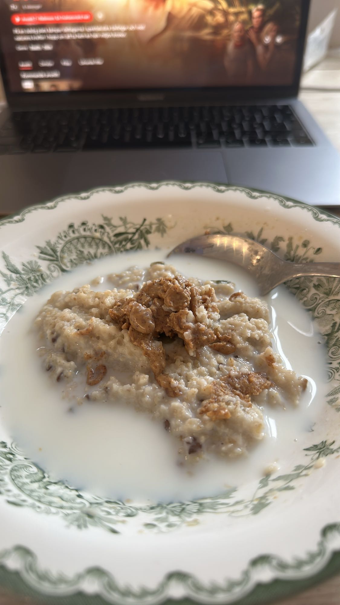 Havregrynsgröt med mjölk