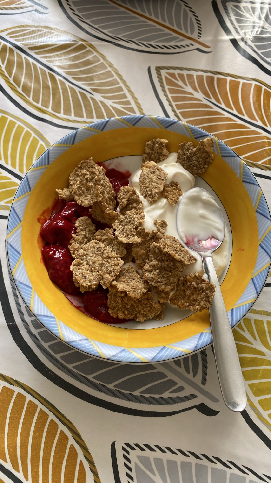 Yaourt, céréales, fruits