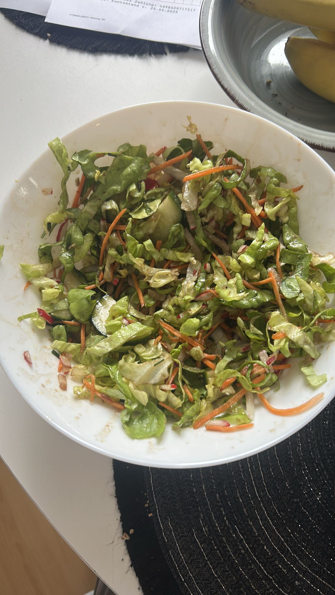 Зелена салата с моркови