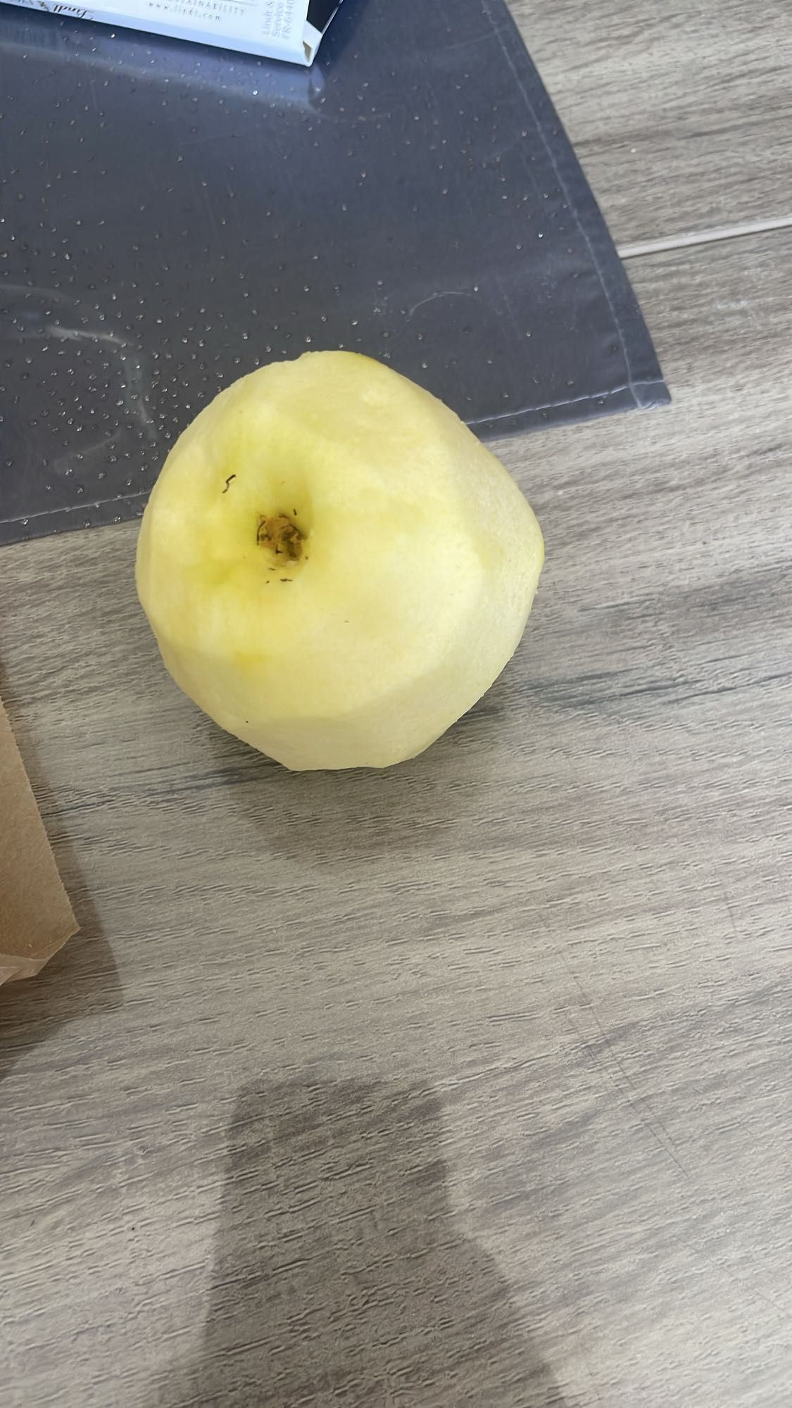 Pomme épluchée