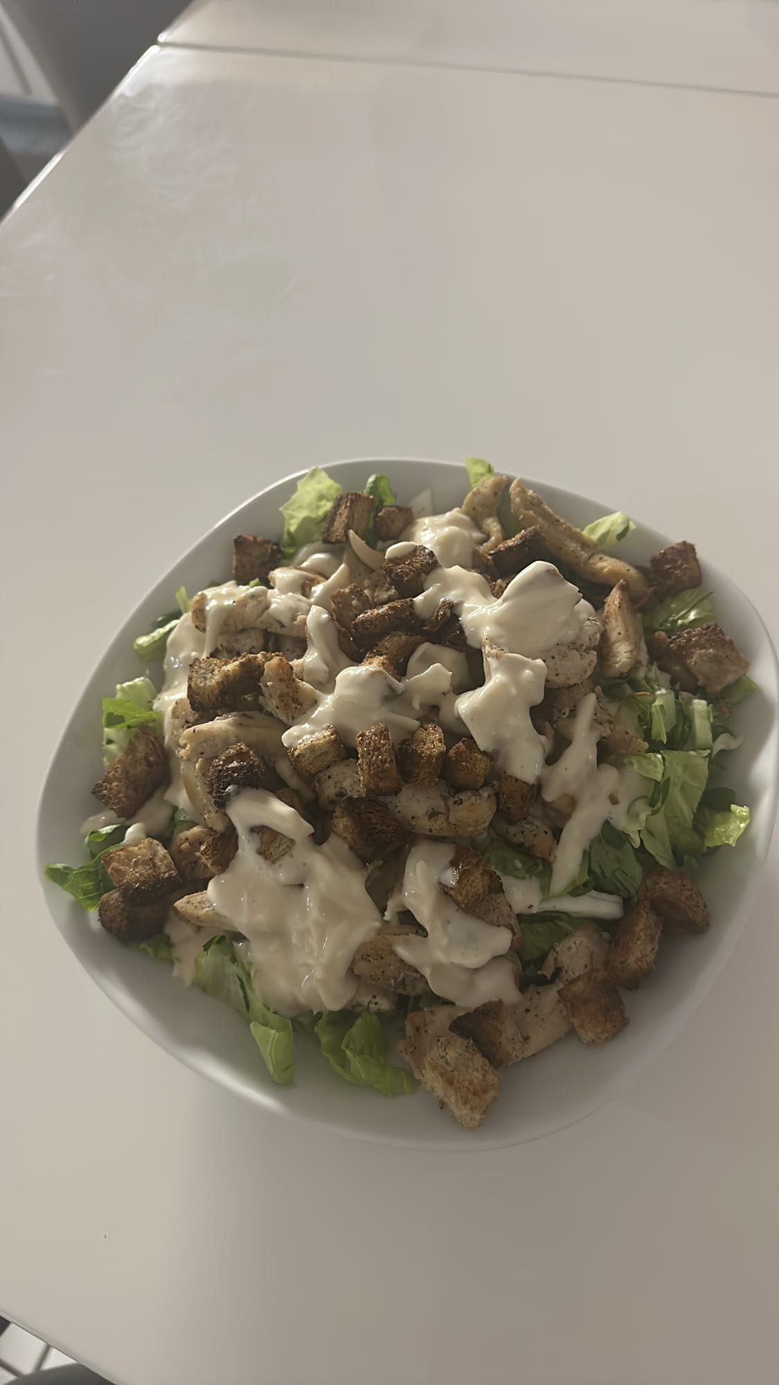 Caesar-Salat mit Hähnchen