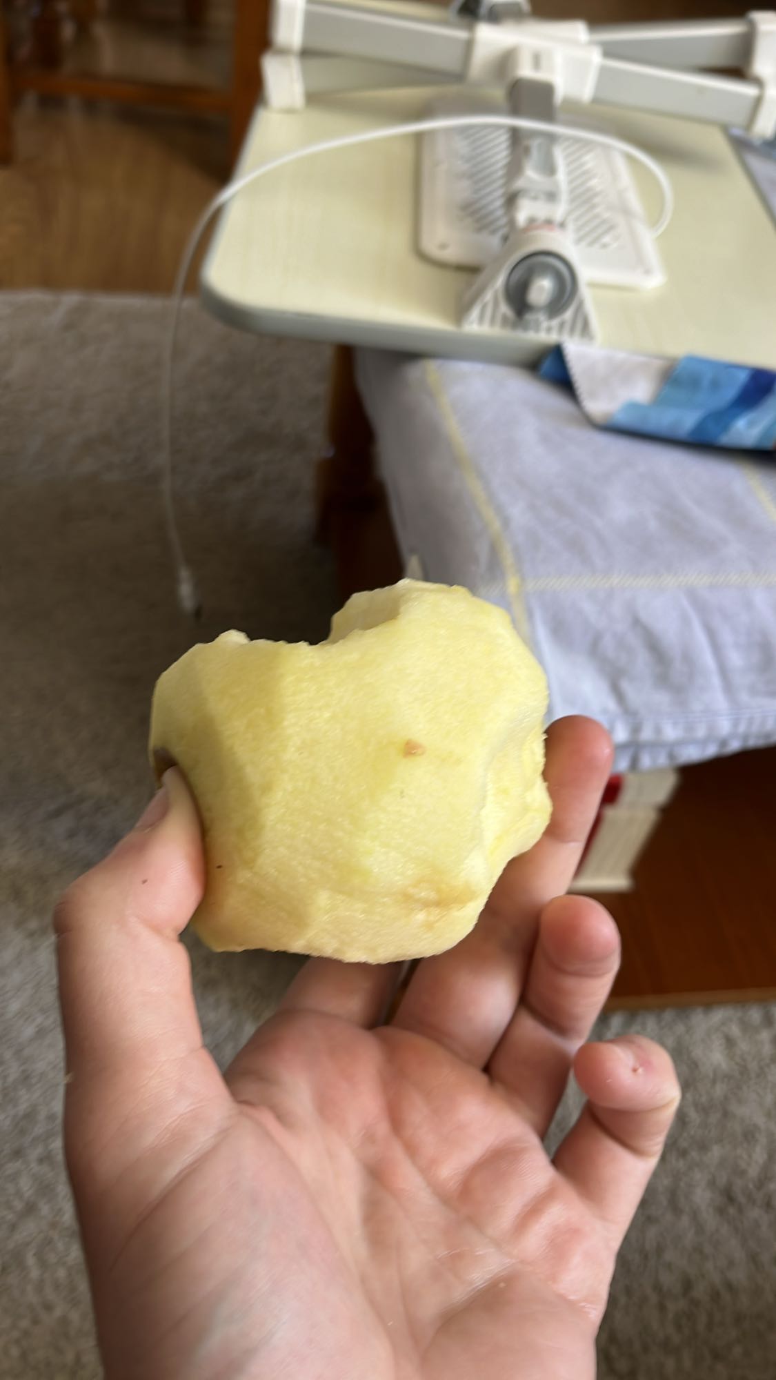 Pomme épluchée