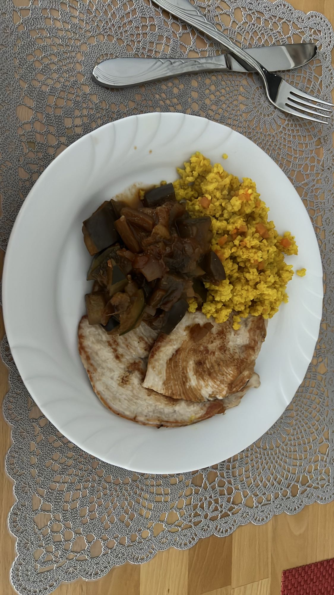Pollo con verduras y cuscús